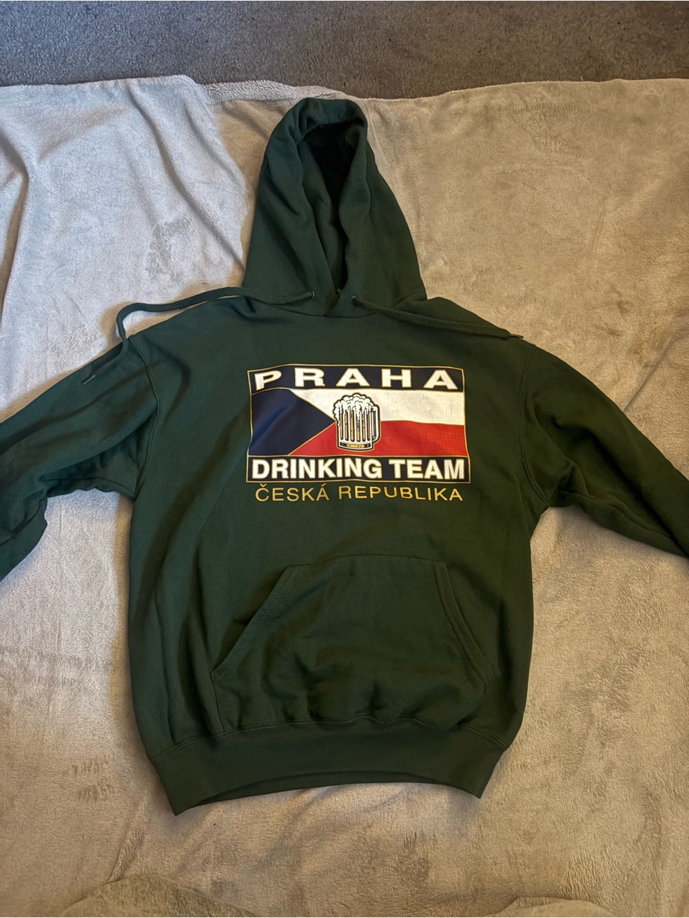Praha Drinking Team Ceska Republika Green Mens Hoodie